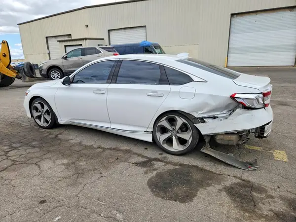 1HGCV1F94JA013647 2018 HONDA ACCORD - Image 2