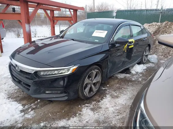1HGCV1F94JA026284 2018 HONDA ACCORD - Image 2
