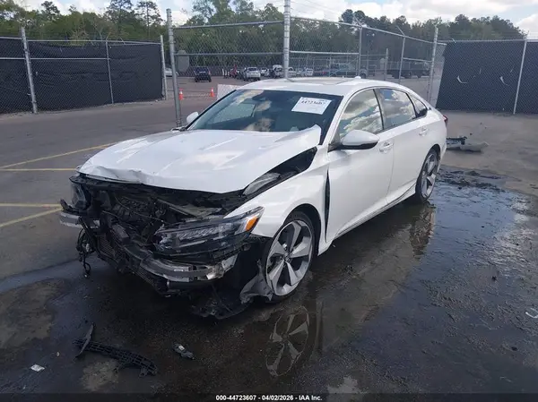 1HGCV1F94JA043795 2018 HONDA ACCORD - Image 2