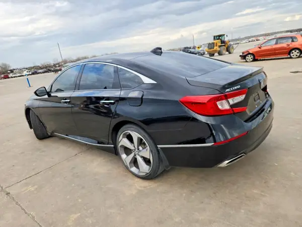 1HGCV1F94JA113845 2018 HONDA ACCORD - Image 2