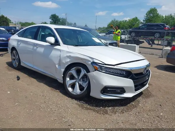 1HGCV1F94JA186651 2018 HONDA ACCORD - Image 1