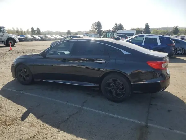1HGCV1F95JA065398 2018 HONDA ACCORD - Image 2