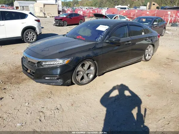 1HGCV1F95JA065403 2018 HONDA ACCORD - Image 2