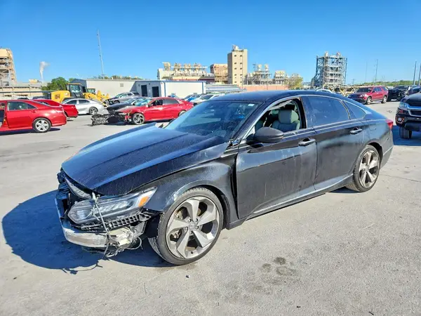 1HGCV1F95JA100831 2018 HONDA ACCORD