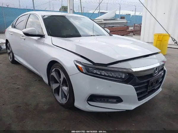 1HGCV1F96JA068391 2018 HONDA ACCORD - Image 1