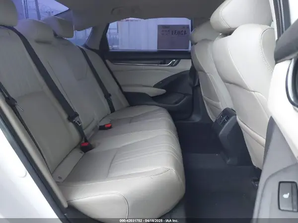 1HGCV1F96JA068391 2018 HONDA ACCORD - Image 8