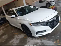 1HGCV1F96JA107657 2018 HONDA ACCORD