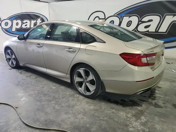 1HGCV1F97JA179077 2018 HONDA ACCORD - Image 2