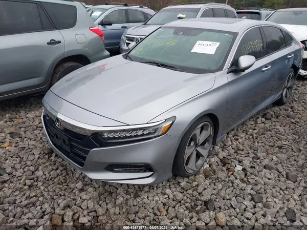 1HGCV1F98JA076055 2018 HONDA ACCORD - Image 2