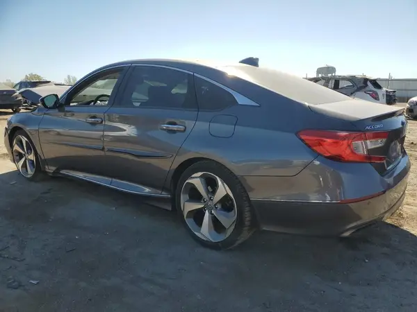 1HGCV1F98JA076797 2018 HONDA ACCORD - Image 2