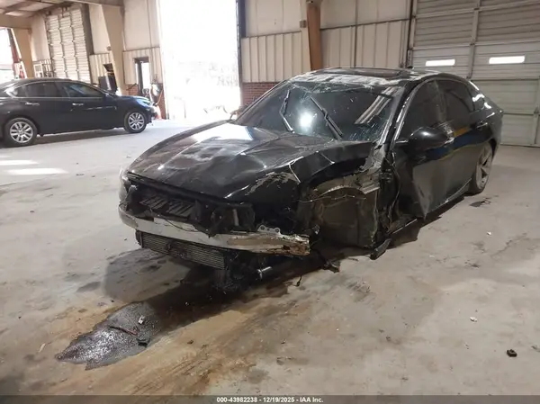 1HGCV1F98JA191352 2018 HONDA ACCORD - Image 2