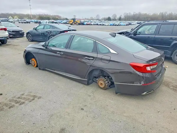 1HGCV1F99JA030475 2018 HONDA ACCORD - Image 2