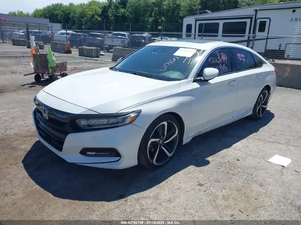 1HGCV1F99JA128762 2018 HONDA ACCORD - Image 2
