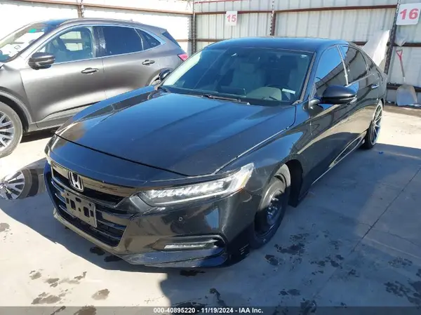 1HGCV1F9XJA000207 2018 HONDA ACCORD - Image 2