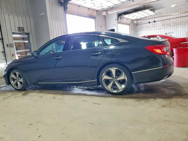 1HGCV1F9XJA070130 2018 HONDA ACCORD - Image 2