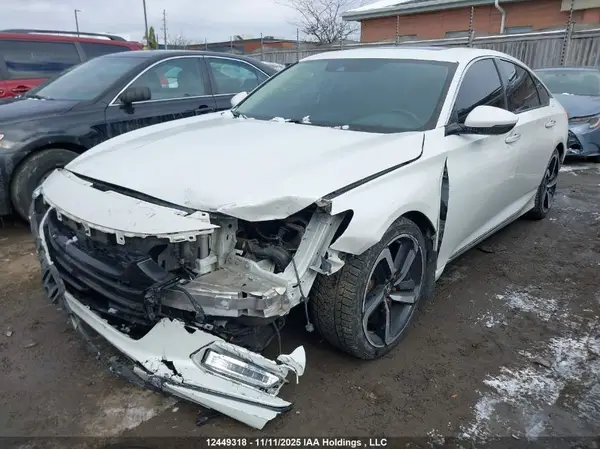 1HGCV1F9XJA800067 2018 HONDA ACCORD - Image 2