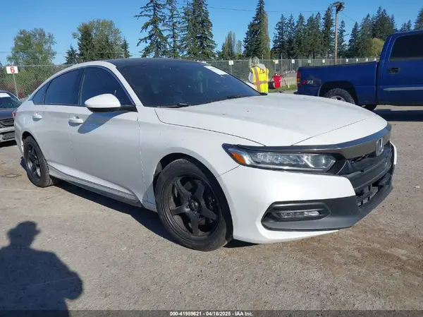 1HGCV2E31JA011664 2018 HONDA ACCORD - Image 1