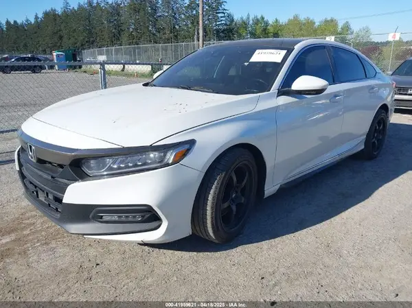1HGCV2E31JA011664 2018 HONDA ACCORD - Image 2