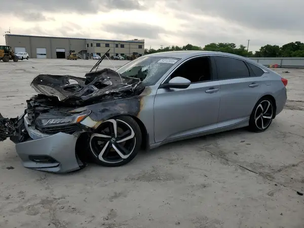 1HGCV2E32JA050179 2018 HONDA ACCORD - Image 1