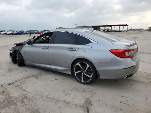 1HGCV2E32JA050179 2018 HONDA ACCORD - Image 2