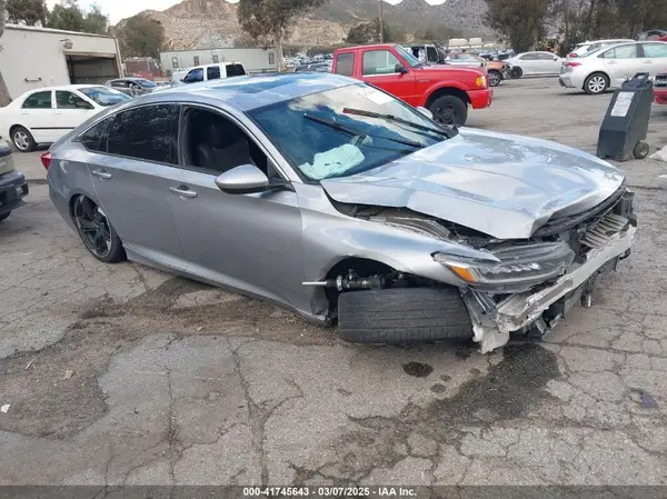 1HGCV2E33JA000844 2018 HONDA ACCORD - Image 1