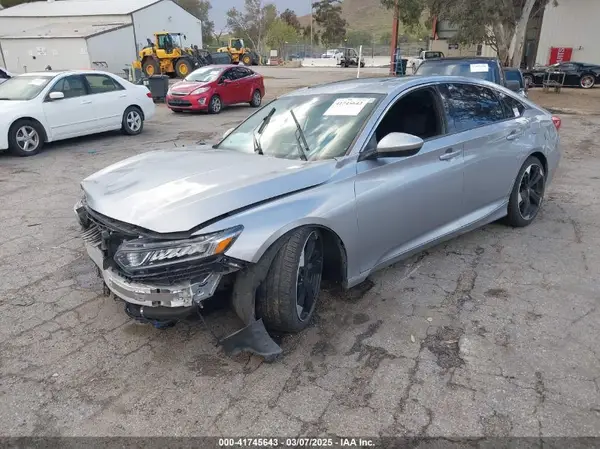 1HGCV2E33JA000844 2018 HONDA ACCORD - Image 2