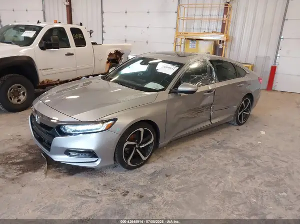 1HGCV2E33JA050157 2018 HONDA ACCORD - Image 2
