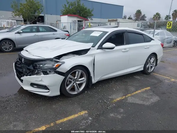 1HGCV2E35JA044067 2018 HONDA ACCORD - Image 2