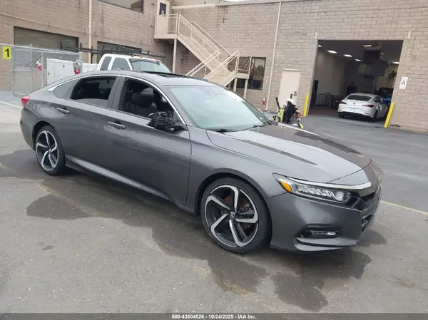1HGCV2E36JA041307 2018 HONDA ACCORD - Image 1