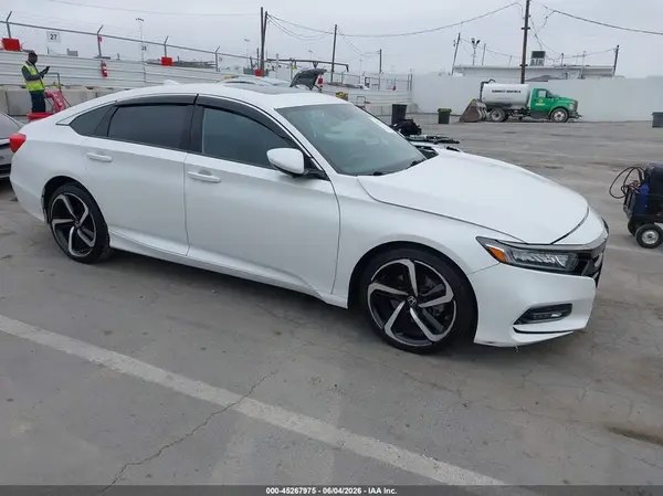 1HGCV2E37JA013077 2018 HONDA ACCORD - Image 1