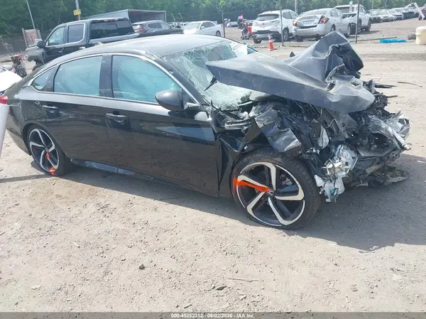 1HGCV2E37JA048167 2018 HONDA ACCORD - Image 1
