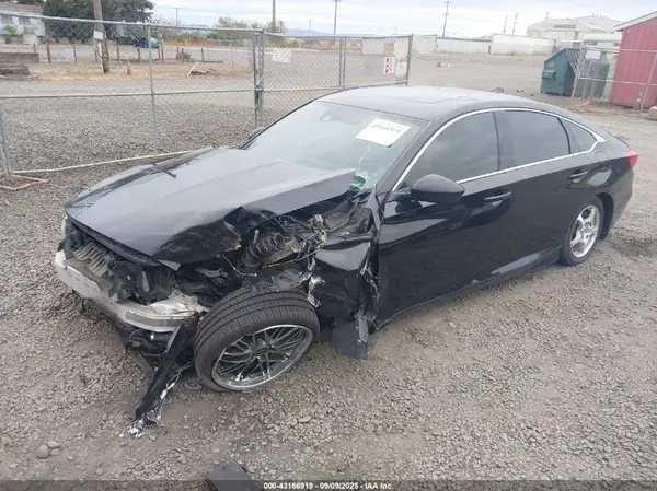 1HGCV2E38JA048176 2018 HONDA ACCORD - Image 2