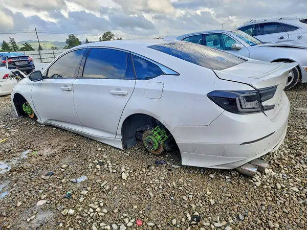 1HGCV2E39JA049224 2018 HONDA ACCORD - Image 2