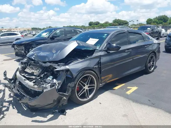 1HGCV2E3XJA044677 2018 HONDA ACCORD - Image 2