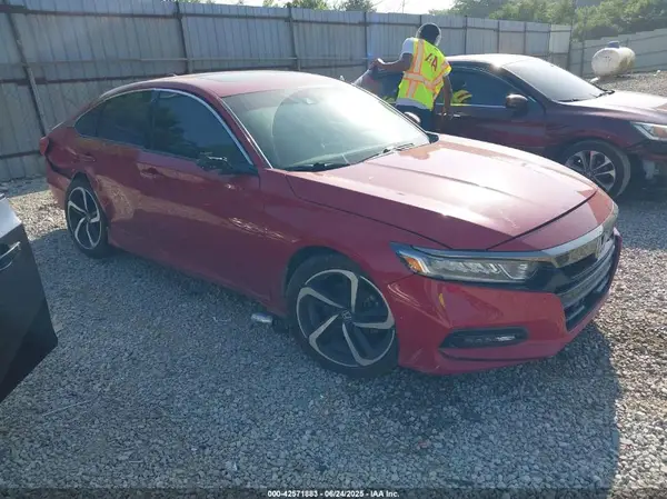 1HGCV2E3XJA045909 2018 HONDA ACCORD - Image 1