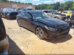 1HGCV2F30JA001643 2018 HONDA ACCORD