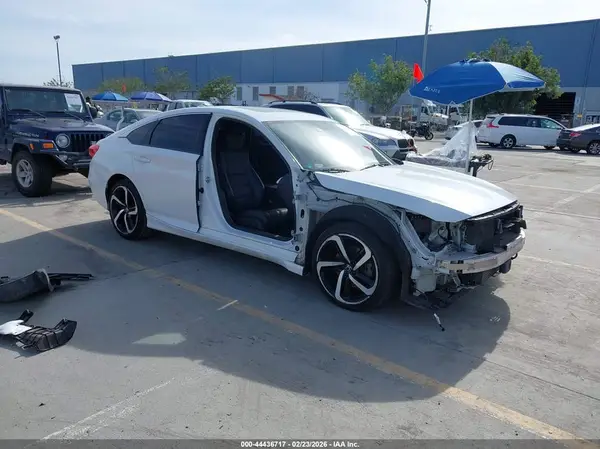 1HGCV2F30JA014411 2018 HONDA ACCORD - Image 1