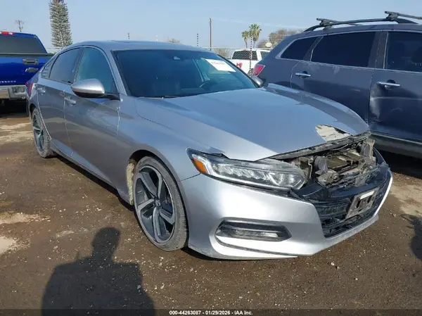 1HGCV2F30JA015235 2018 HONDA ACCORD - Image 1