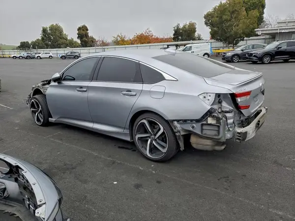 1HGCV2F30JA017650 2018 HONDA ACCORD - Image 2