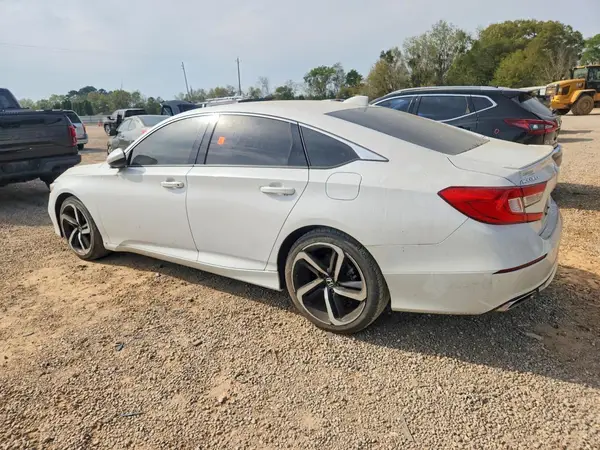 1HGCV2F30JA018846 2018 HONDA ACCORD - Image 2