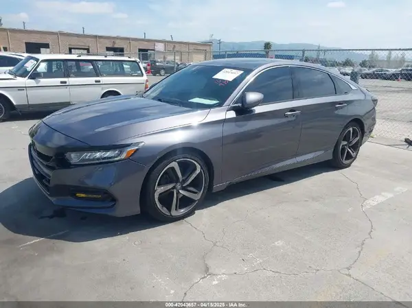 1HGCV2F30JA030298 2018 HONDA ACCORD - Image 2