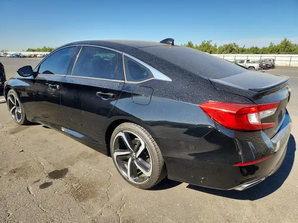 1HGCV2F30JA035758 2018 HONDA ACCORD - Image 2