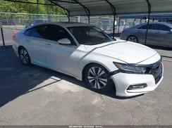 1HGCV2F30JA045772 2018 HONDA ACCORD