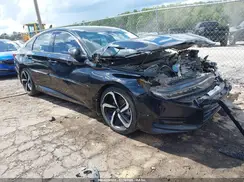 1HGCV2F30JA051815 2018 HONDA ACCORD