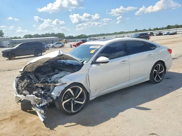 1HGCV2F31JA008181 2018 HONDA ACCORD - Image 1