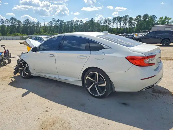1HGCV2F31JA008181 2018 HONDA ACCORD - Image 2