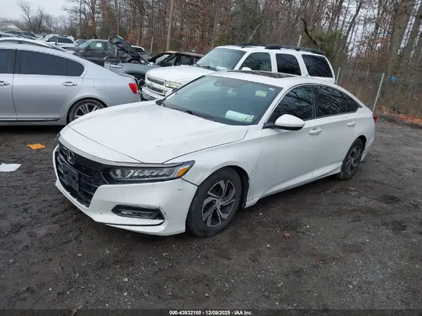 1HGCV2F31JA009802 2018 HONDA ACCORD - Image 2