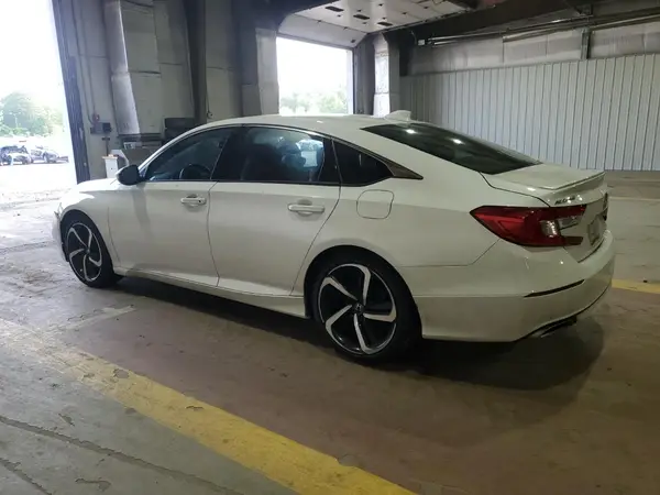 1HGCV2F31JA028317 2018 HONDA ACCORD - Image 2