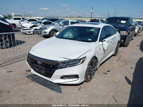 1HGCV2F31JA036580 2018 HONDA ACCORD - Image 2