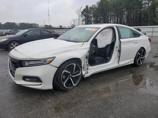 1HGCV2F31JA050835 2018 HONDA ACCORD - Image 1